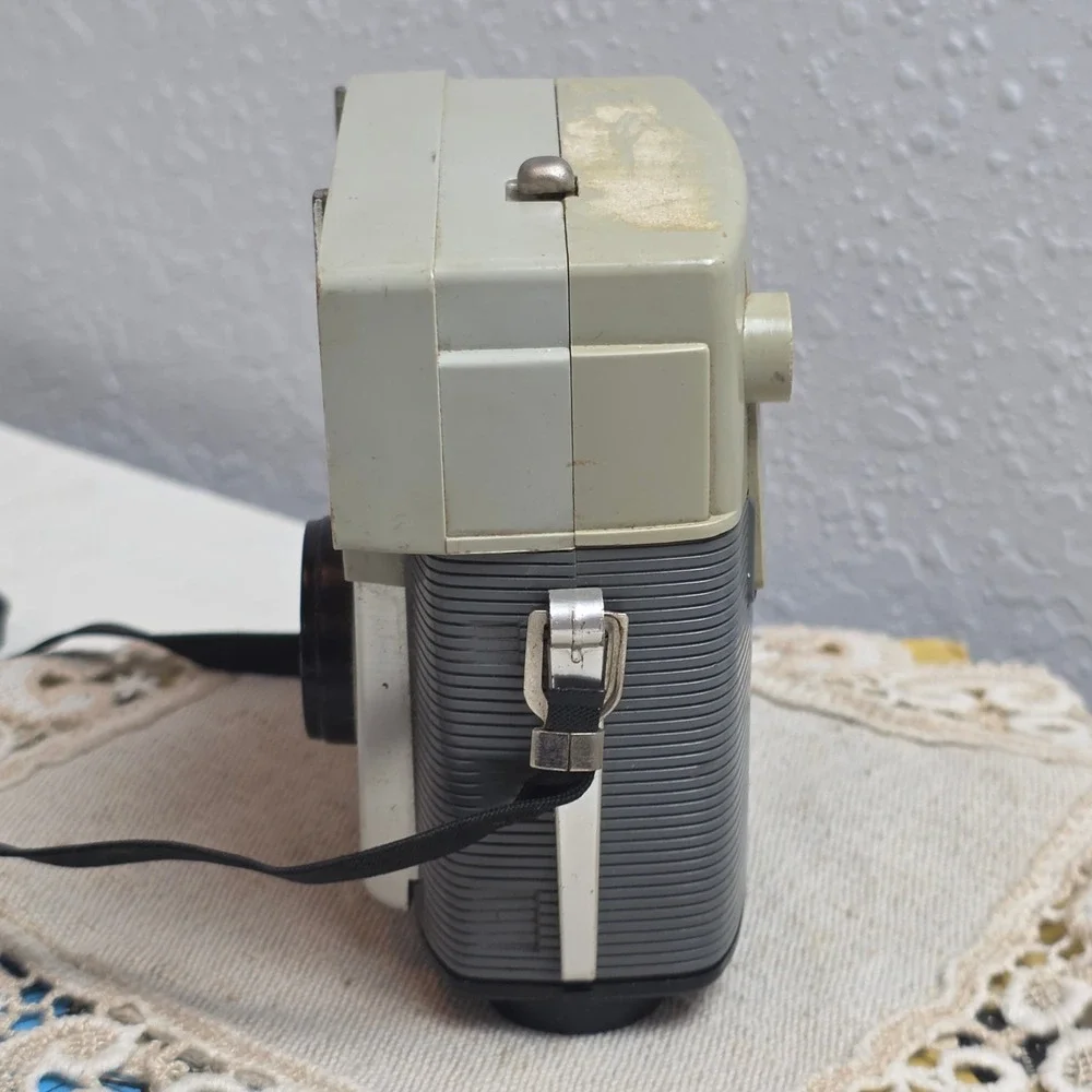 Vintage 1960s Kodak Brownie Starmite III‎ 127 Film Camera Grey Mid Century USA